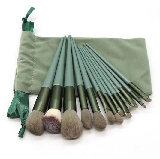 13-Piece Soft Makeup Brush Set with Travel Pouch – Your Beauty Must-Have!